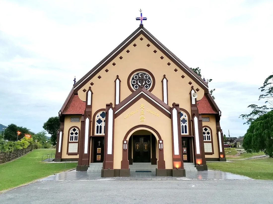 Church_of_Sacred_Heart_Kampar01