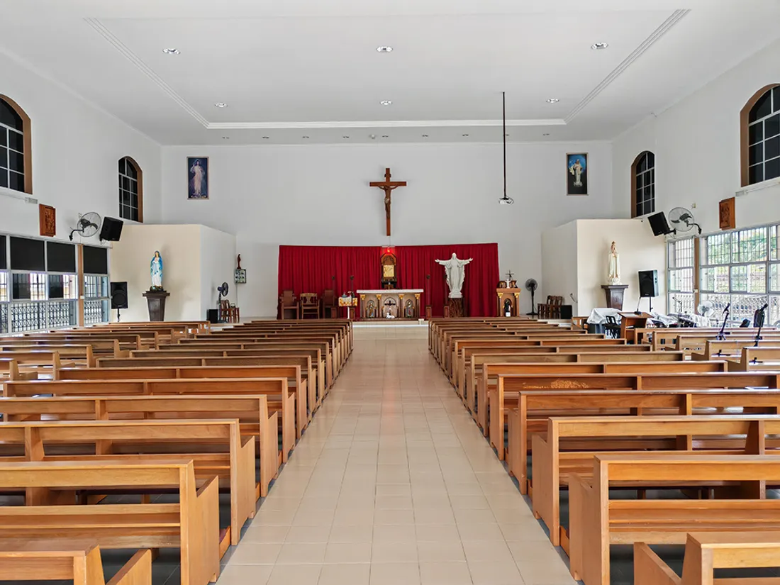Church_of_the_Most_Holy_Redeemer_Tanjung_Malim04