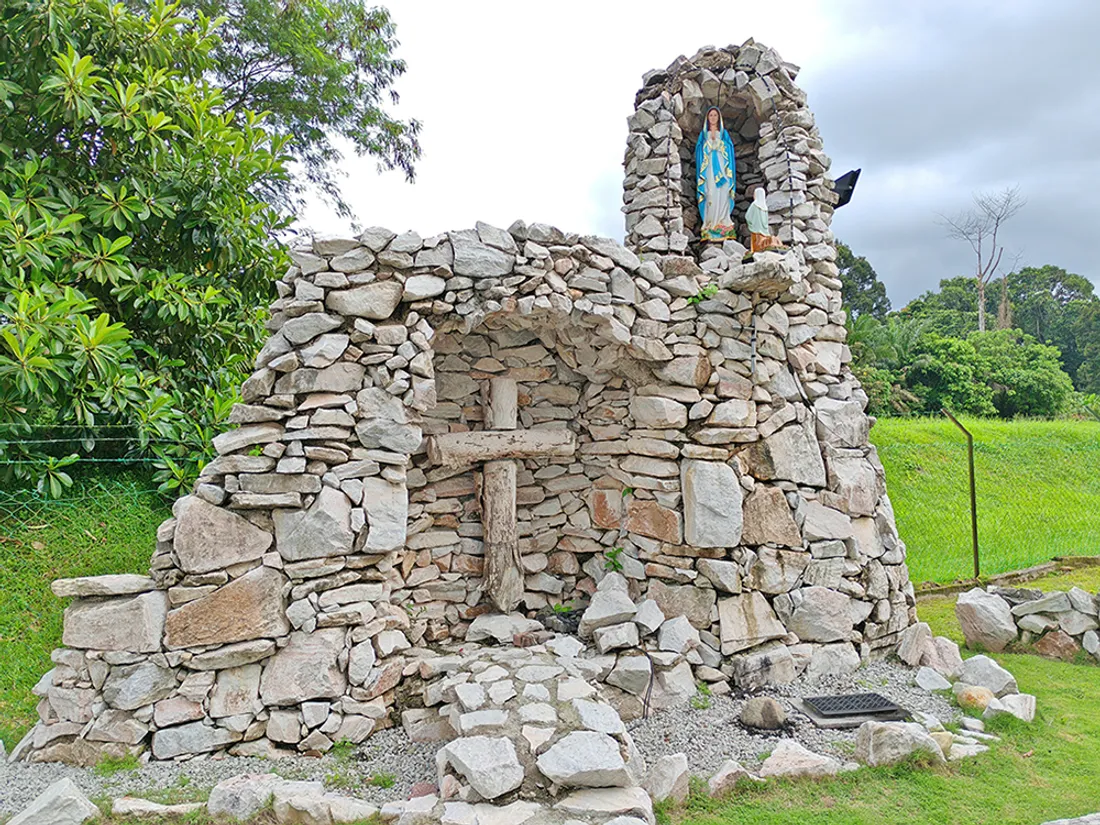 Church_of_the_Most_Holy_Redeemer_Tanjung_Malim05